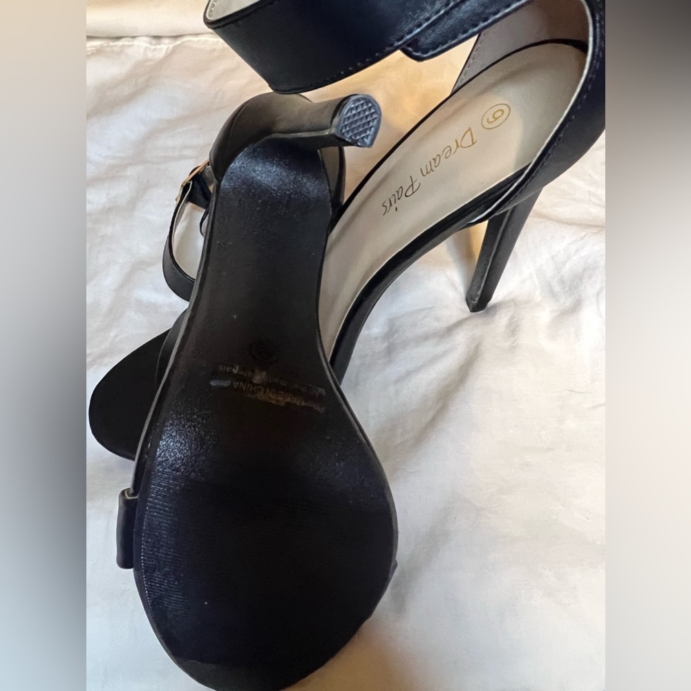 Dream Pair Black Ankle Strap Pump NEW size 9 - Picture 4 of 7